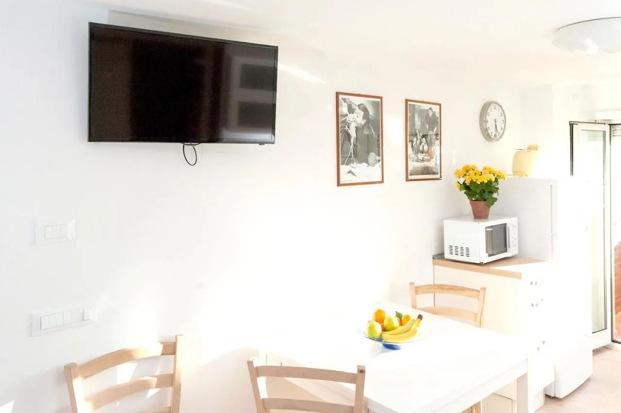 Apartment Via Cesare Algranati Rome 0*,