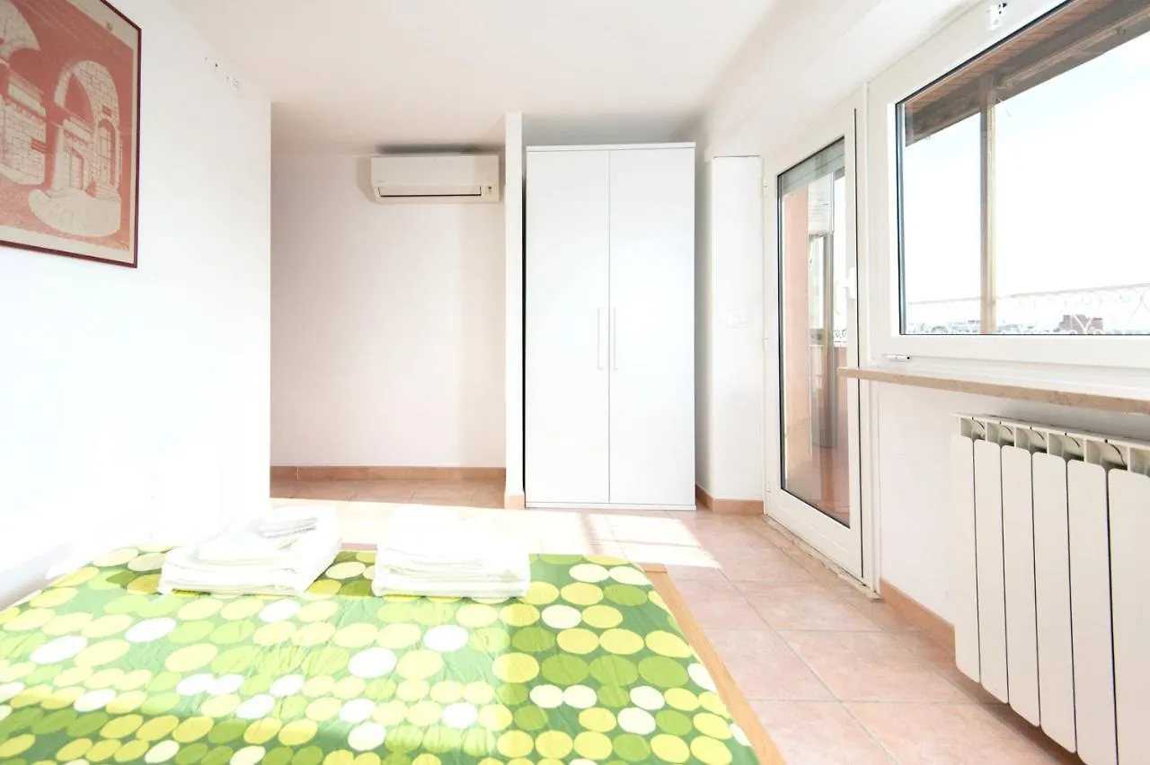 Apartment Via Cesare Algranati Rome